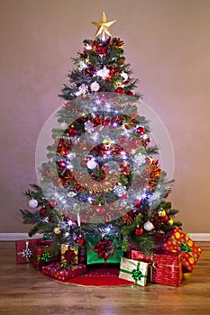 Decorated Christmas tree with gifts