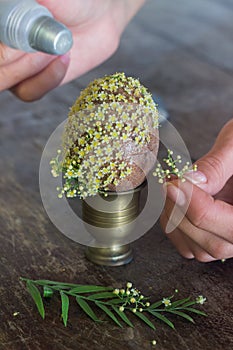 Decorating Easter egg