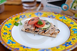 Decorational food with crispbread