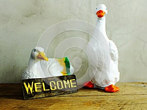 Decorative ceramic duck decor ceramic statue with welcome sign