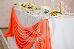 Decorativo elementi da tavolo nuziale sul nozze banchetto 