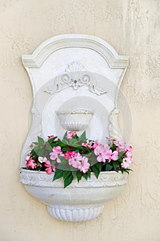 Decorative Flower Pot Sconce