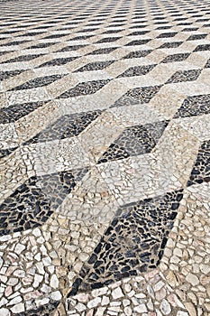 Decorative stone pavement