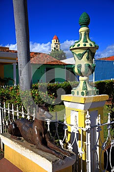 Decorative vase and statue of a dog. Plaza Mayor. Trinidad city, Cuba