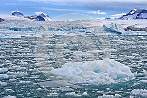 Deep Blue Iceberg, Nordvest-Spitsbergen National Park, Norway