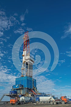 Deep drilling rig for oil and gas