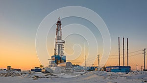 Deep drilling rig for oil and gas