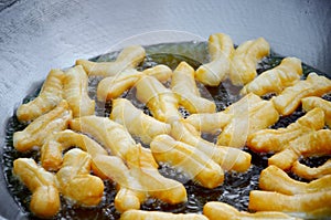 Deep-fried dough stick