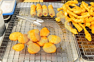 Deep-fried dough stick