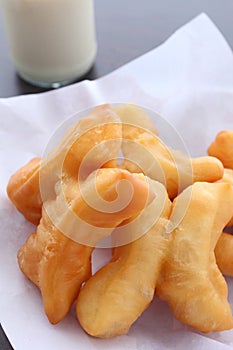 Deep-fried doughstick and soybean milk