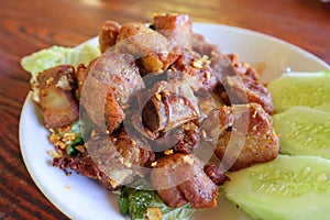 Deep fried pork ribs with garlic