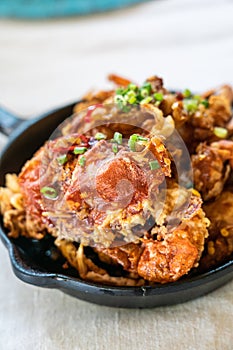 Deep fried soft shell crab with salt and chili