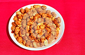 Deep-fried spicy whole peanuts
