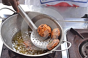 Deep frying pakora