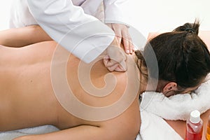 Hluboký tkáň masáž 