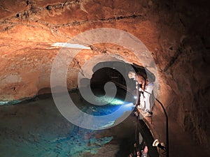 Underground lake in Jenolan Caves