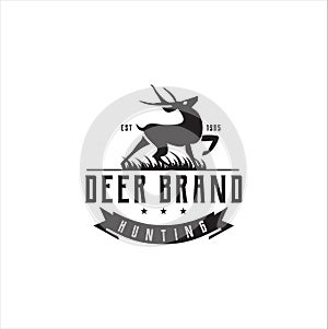 Deer Hunt Logo template / Elegant Deer Head logo designs vector / Vintage deer Elk Logo Design / Wildlife Silhouette Hunter / Hunt