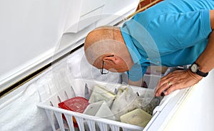 Defrosting and Cleaning Out Old Freezer