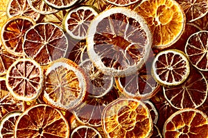 Dehydrated crispy citrus slices