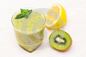 Delicious cocktail of lemon kiwi fruit