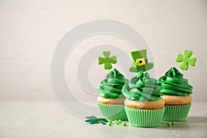 Delicious decorated cupcakes img