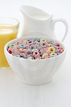 Delicious kids cereal loops with a fruit flavor