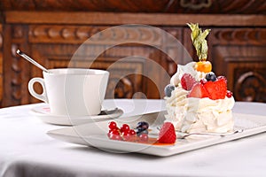 Delicious meringue cake with cream