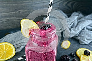 Delicious Mixed Berry Smoothie with Lemon