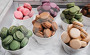 Makaroon cookies in the vesseles.