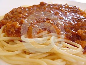 Delicious spaghetti with tomato chicken sauce.