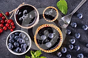 Delicious tarte filled with blueberry jam and blueberries