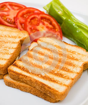 Eccellente pane abbrustolito pomodori un peperoni 