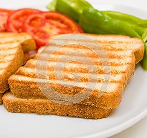 Eccellente pane abbrustolito pomodori un peperoni 