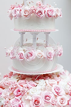 Eccellente torta nuziale decorato rose 