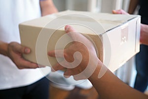Deliver packages to recipients quickly, complete products, impressive services