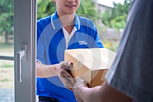 Deliver packages to recipients quickly, complete products, impressive services