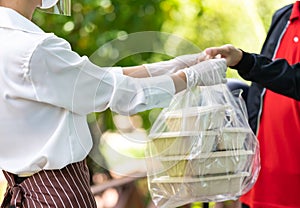 Deliverly man pick up food order