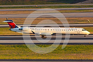 Delta Connection Endeavor Air Bombardier CRJ-900 airplane Atlanta airport