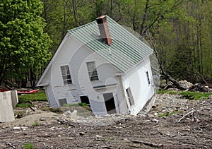 Demolished house img