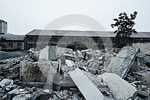 Demolition of buildings in urban environments