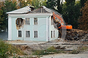Demolición de viejo casa 