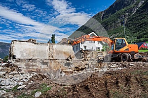 Demolition of the old house for the construction of new housing