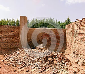 Demolition rubble debris beton, detriti cemento, escombros concreto, detritos-concreto,thos malabe, malba photo photo