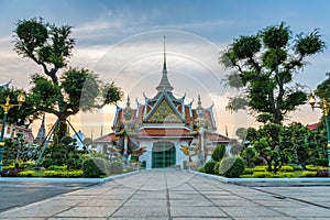 Demon guardian in wat arun