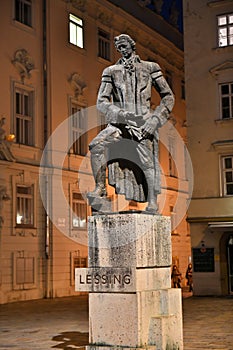 Denkmal fÃ¼r den Schriftsteller Gotthold Ephraim Lessing in der Wiener Innenstadt - Monument to the writer Gotthold Ephraim