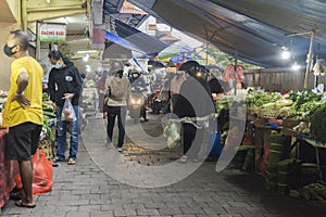 Buying and selling activities in the traditional market of Denpasar City