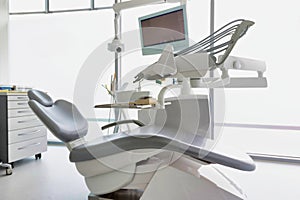 Dental clinic and dental instruments