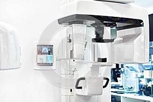 Dental digital tomograph