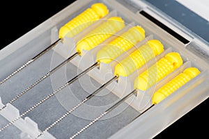 Dental endodontic file