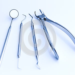 Dental equipment medicine with pliers mirror sonde for dental treatment